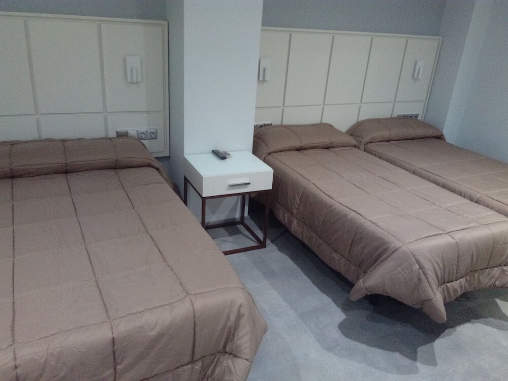 Фото Hostal Loimar