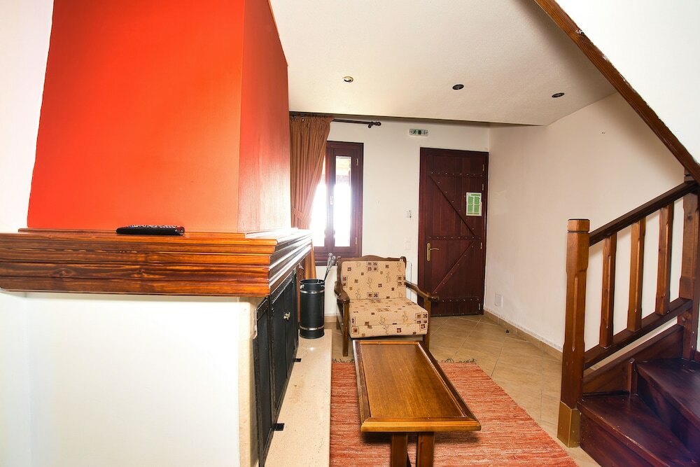 Фото Anemoessa Traditional Village Hotel