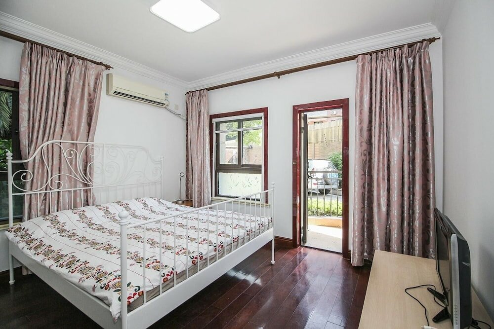 Фото Ellies Apartment Biyun Branch