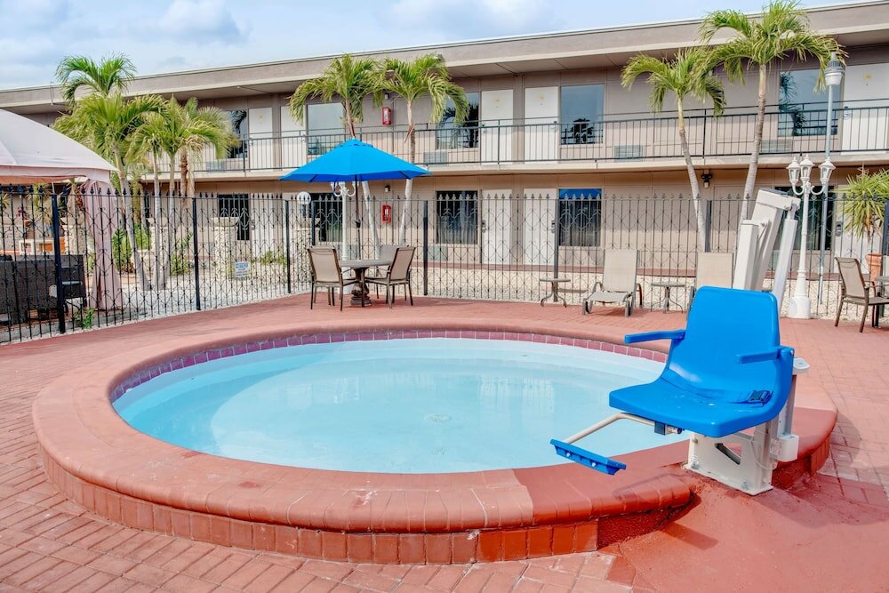 Фото Super 8 by Wyndham St. Petersburg