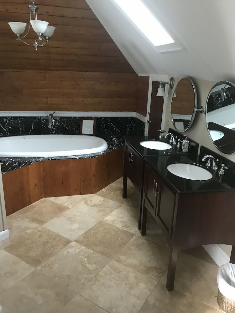 Фото Edgewood Manor