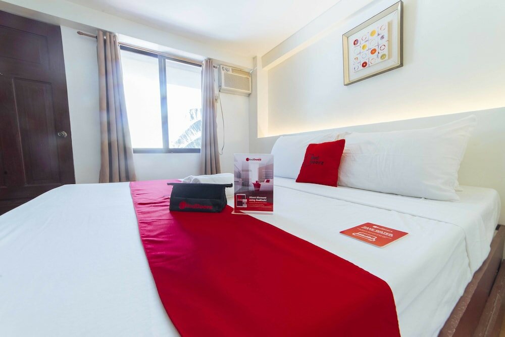 Фото RedDoorz Ledesco Avenue Lapaz Iloilo