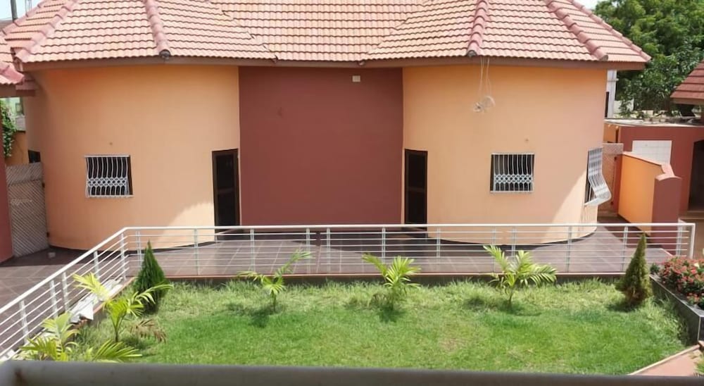 Фото Ponderosa Travel Lodge