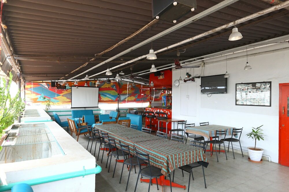 Фото Oyo 7829 Santhi inn