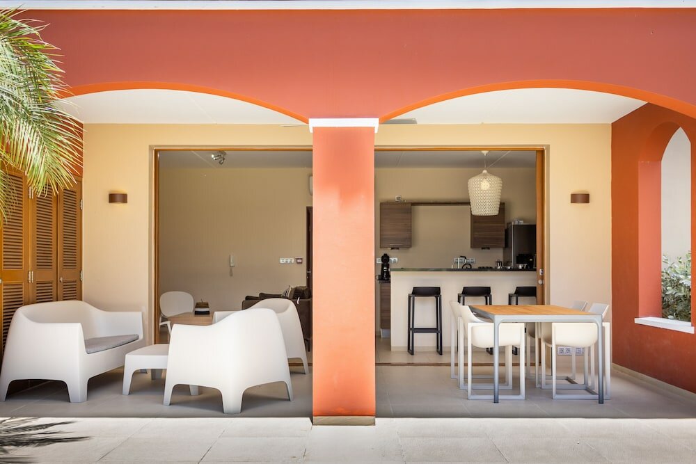 Фото La Maya Beach Spanish Water Luxury Apartment