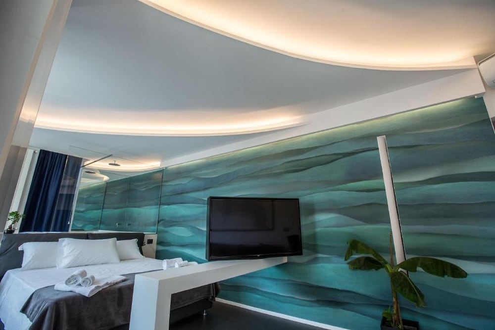 Фото The Boutique Napoli Suite