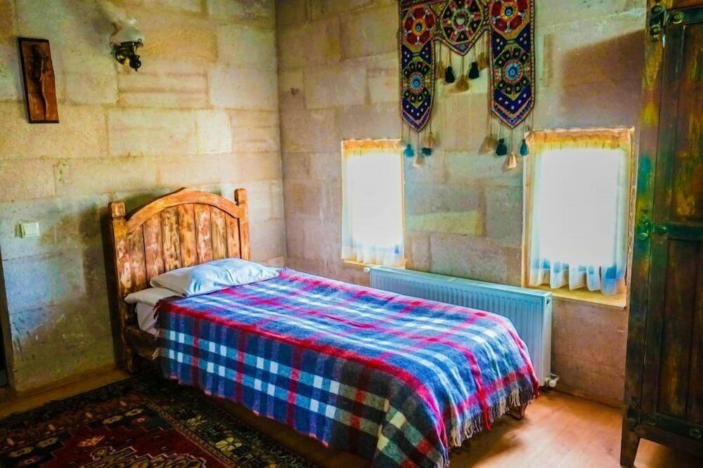 Фото Valley Inn Cave Hotel