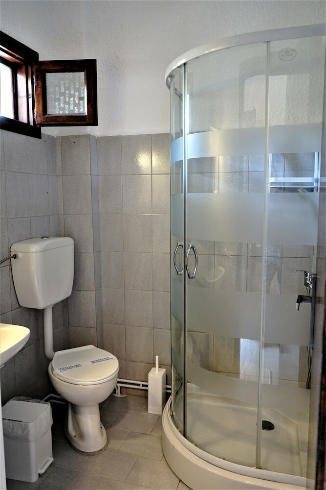 Фото Pension Karvounoskala