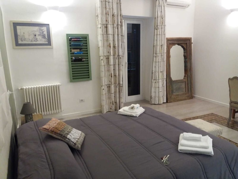 Фото AD Hoc Rooms