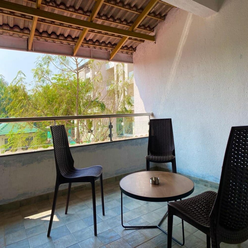 Фото Hotel Sadhana Executive