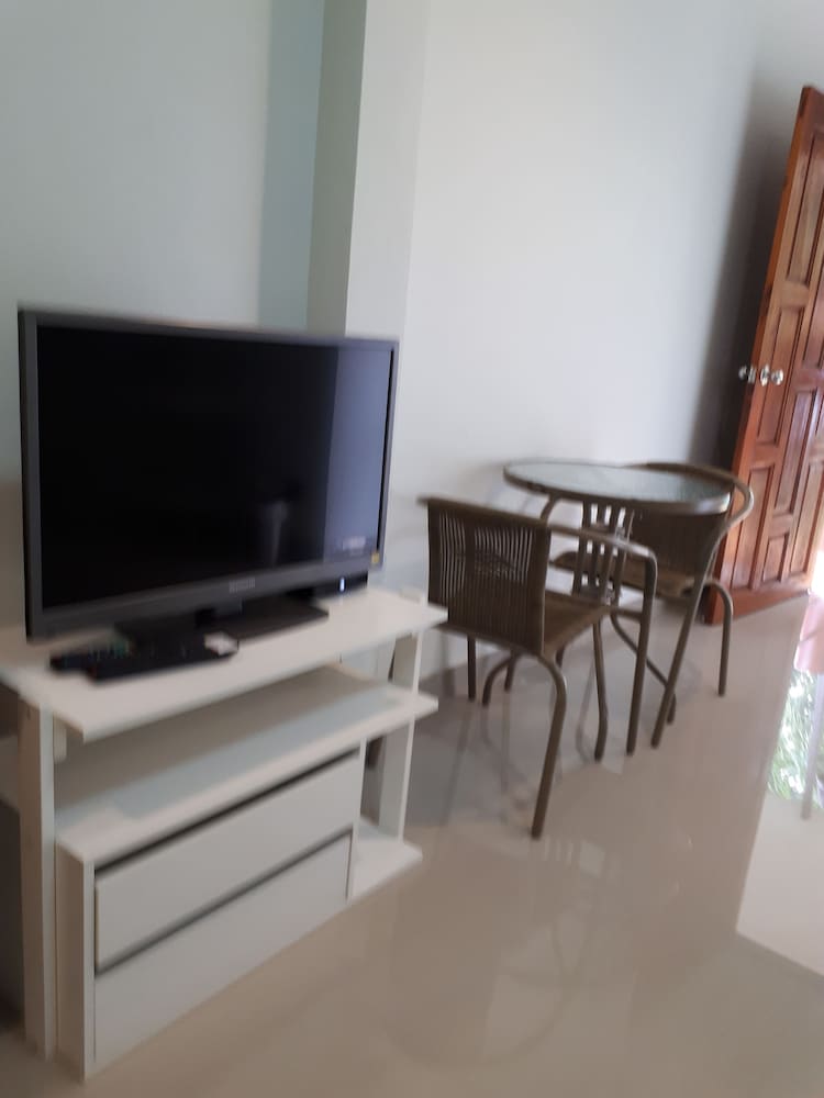 Фото Baan Rimnam Resort