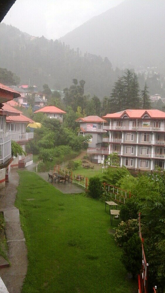 Фото Hotel Dev Cottage