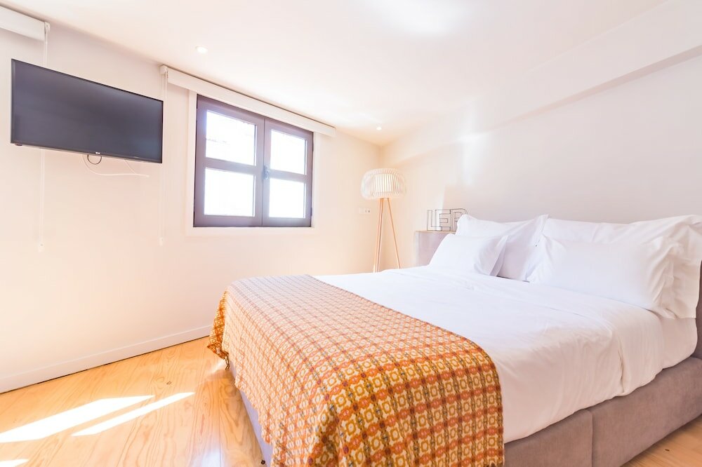 Фото Oporto Near Apartments