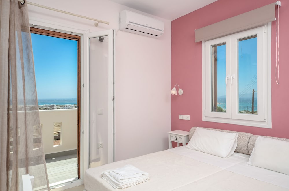 Фото Naxos Luxury Villas