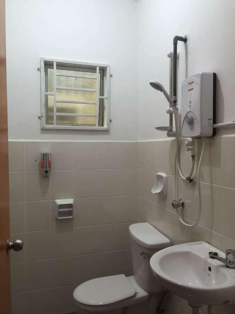 Фото Semporna House