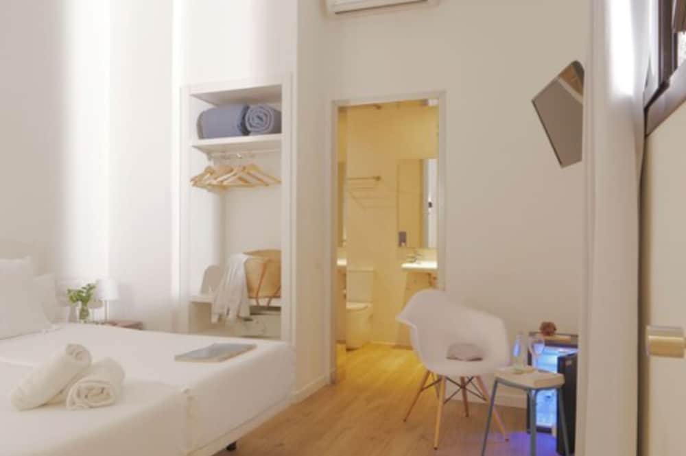 Фото Som Nit Born