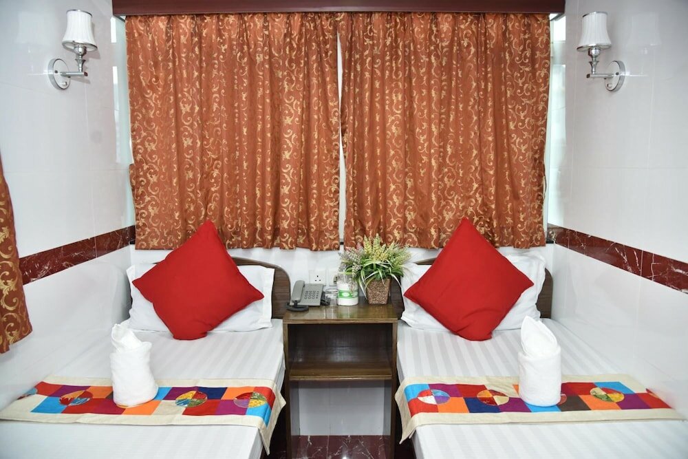 Фото Traveller's Hostel