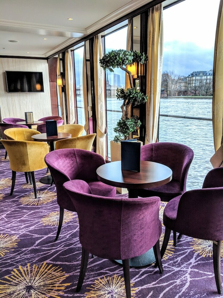 Фото Select Ms Charles Dickens - Neuss