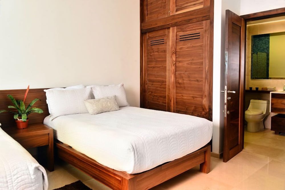 Фото Las Olas downtown Condos by Playa Paradise