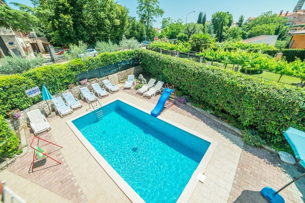 Фото Vacation Pool Apartments