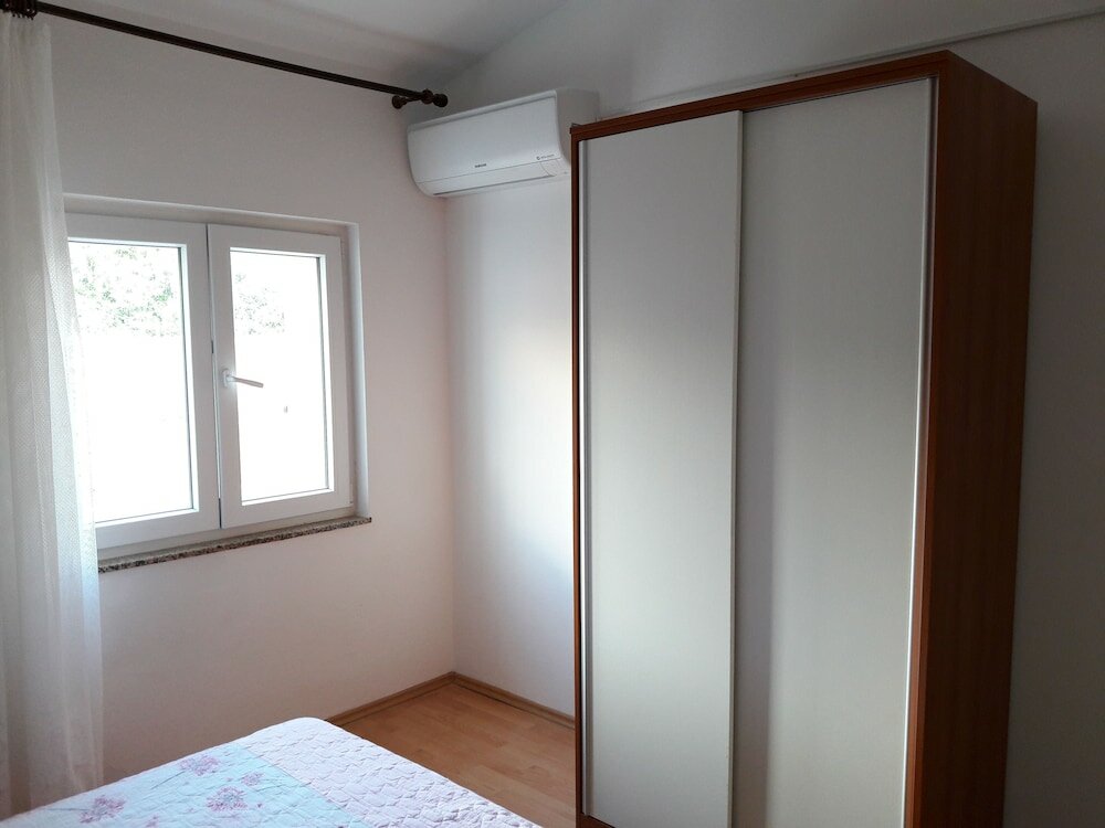 Фото Apartments Metajna X