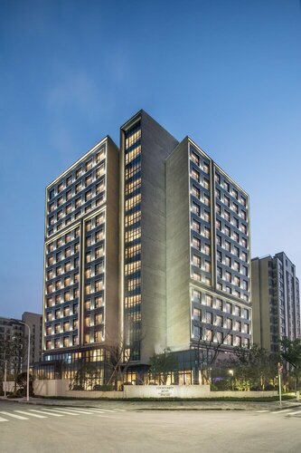 Гостиница Courtyard by Marriott Shanghai Hongqiao в Шанхае