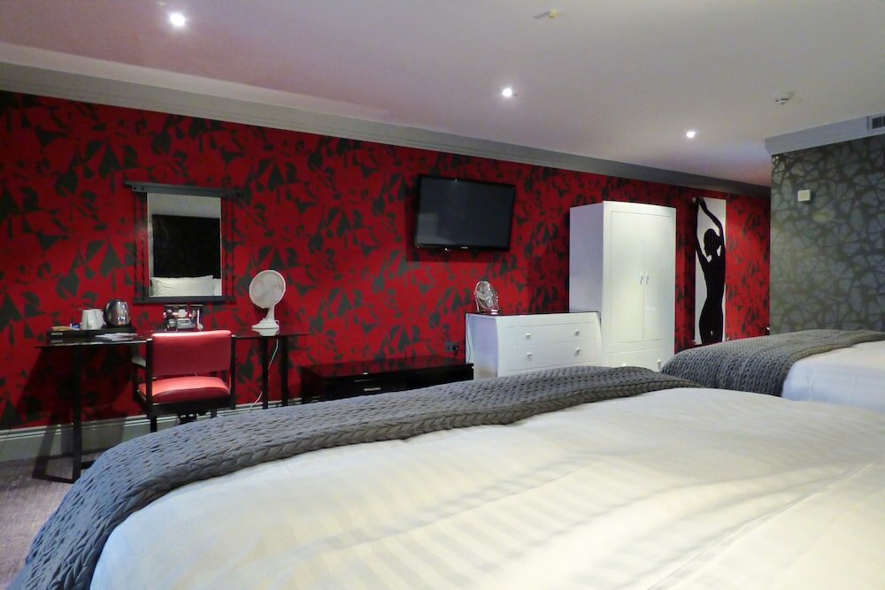 Фото Me and Mrs. Jones