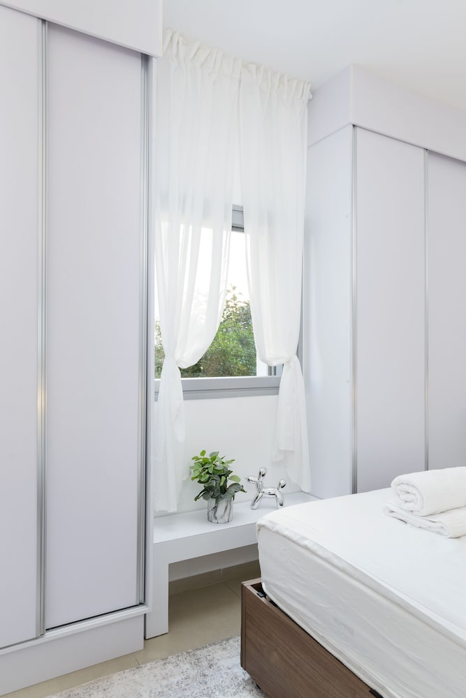 Фото Апартаменты Quiet Hideaway & Terrace near Beach by FeelHome