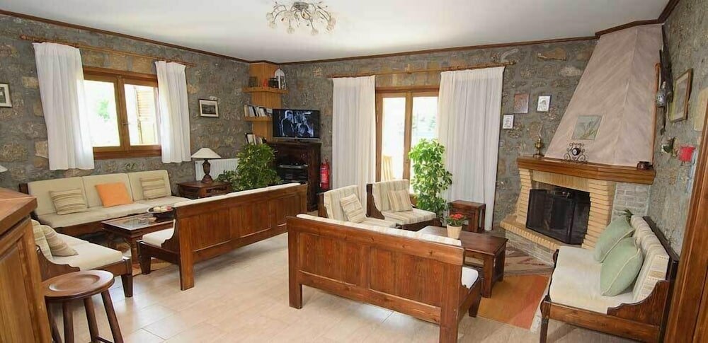 Фото Evrostini Guest House