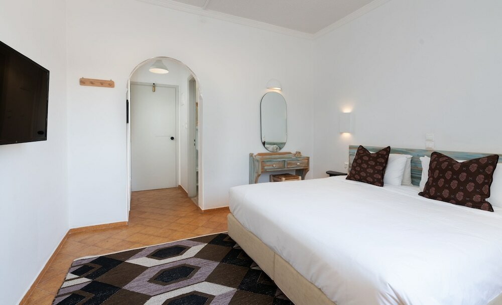 Фото Selina Paros