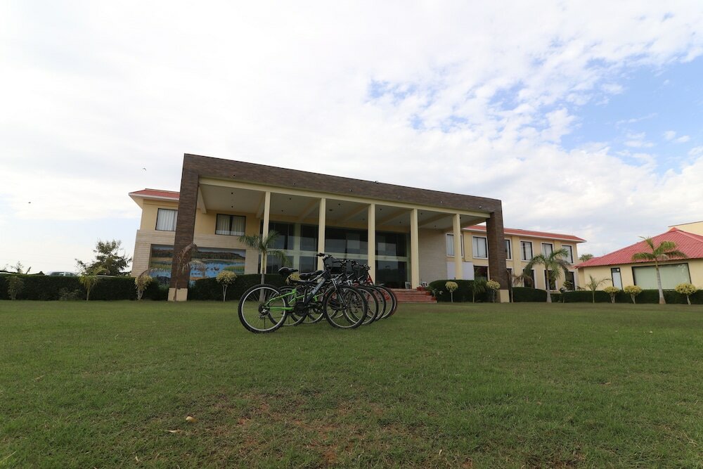 Фото Spree Jungle Vilas Resort