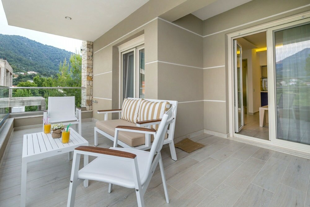 Фото Lobelia Luxury Suites