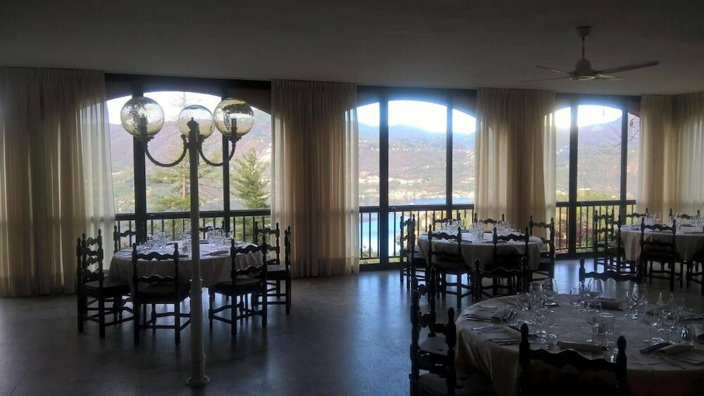 Фото Battle of Britain Hotel