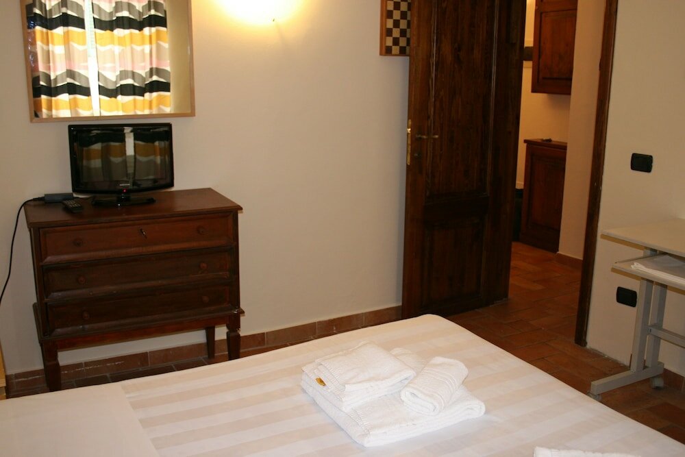 Фото La corte di San Giuseppe