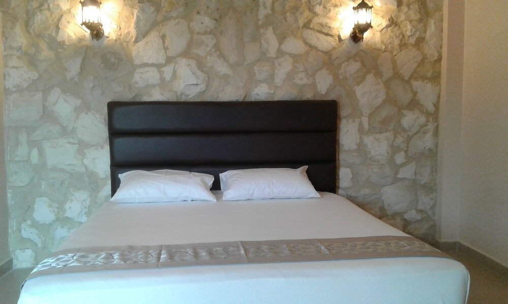 Фото Town of Nebo Hotel