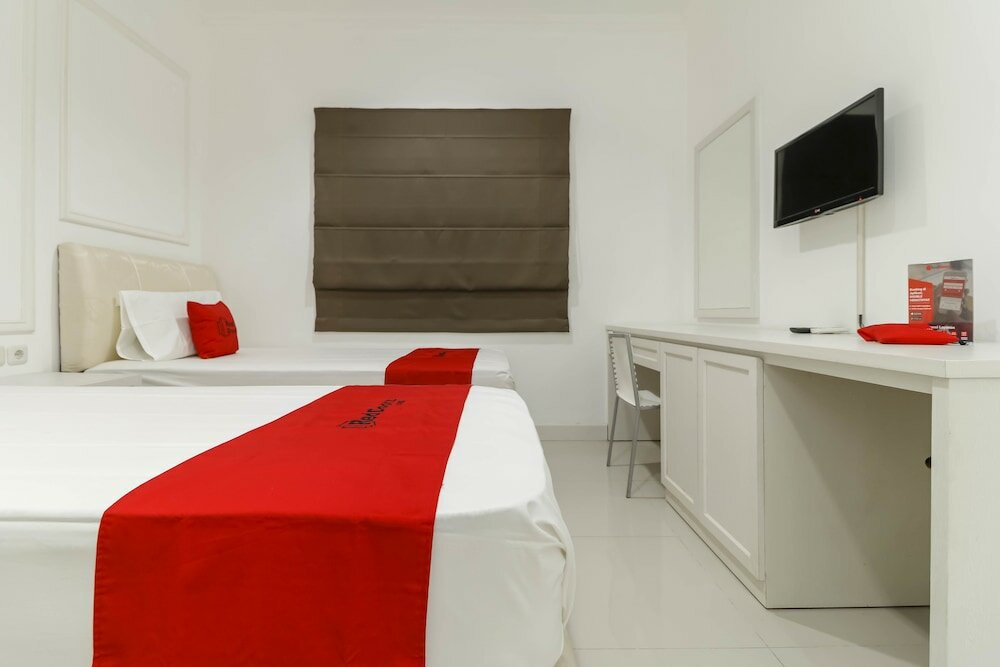 Фото RedDoorz Plus @ Setiabudi Barat