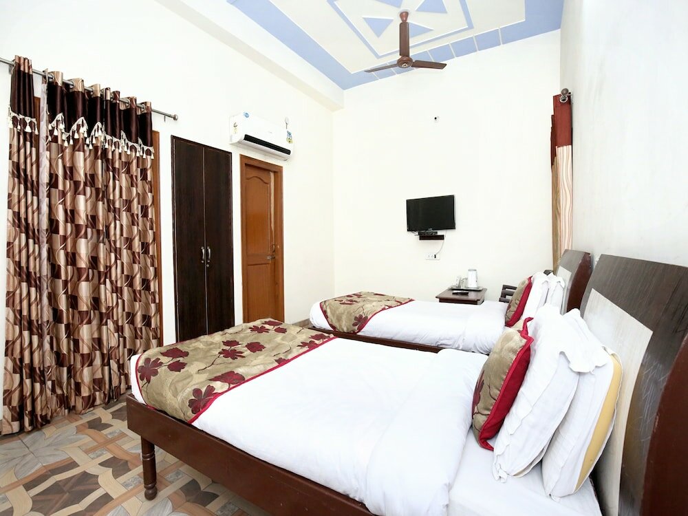 Фото Oyo 7609 Hotel Dolphin