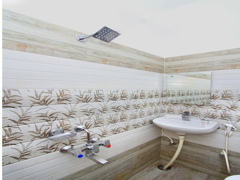 Фото Oyo 12153 Hotel B S International