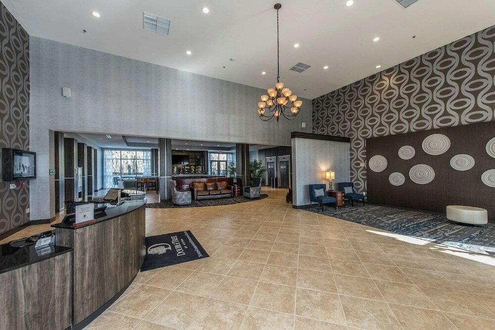 Фото DoubleTree by Hilton North Charleston - Convention Center