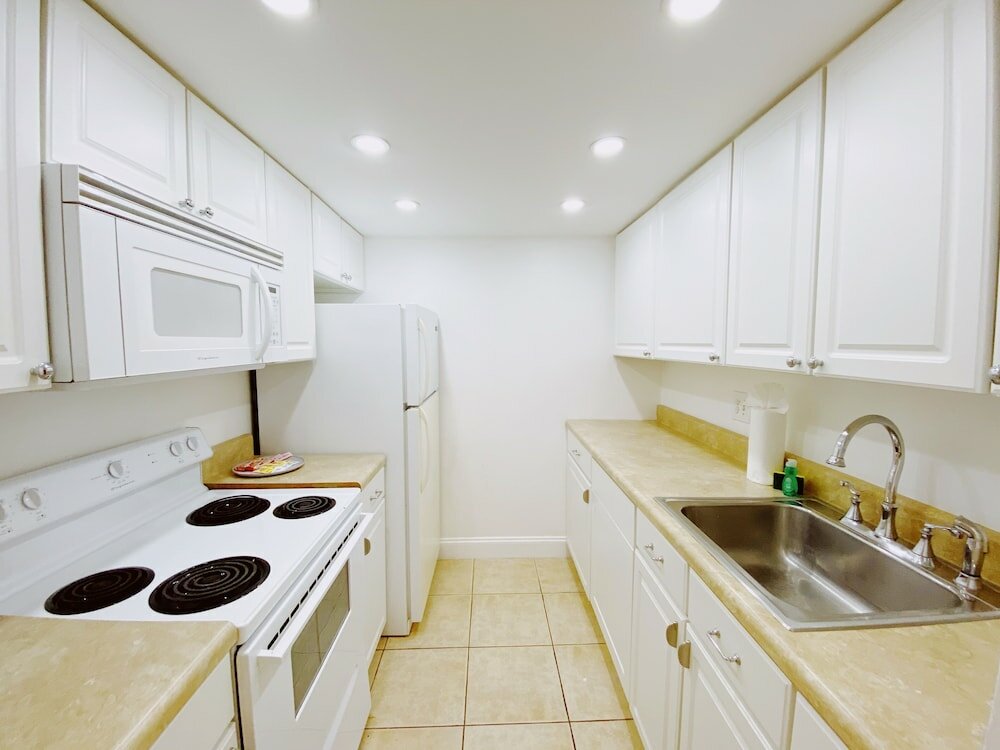 Фото Bayview Regency Apartments by Lowkl