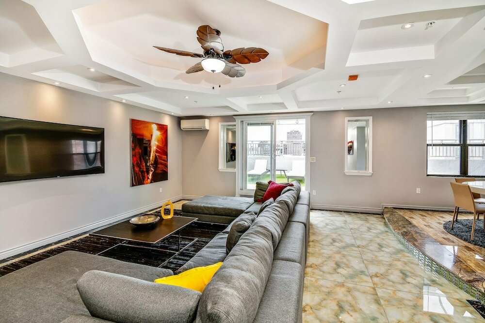 Фото The Penthouse in the Heart of the City With Patio/rooftop