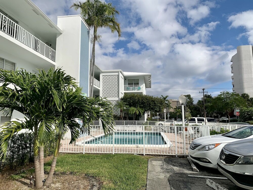 Фото Bayview Regency Apartments by Lowkl