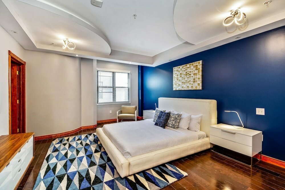 Фото The Gem - Stylish Penthouse With a Private Deck