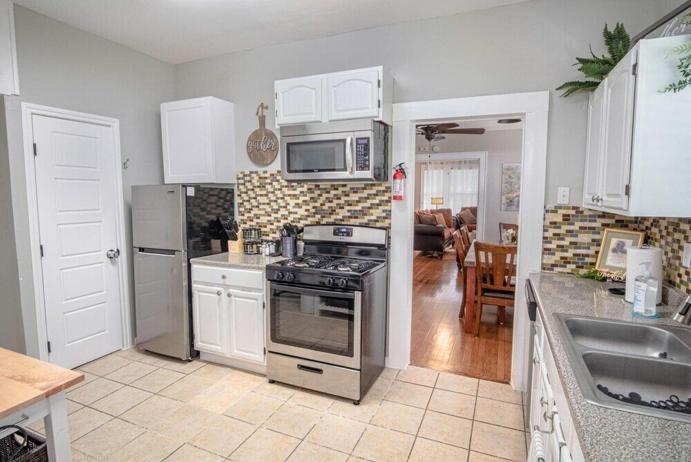 Фото Stunning 3 Br Home Near Dt Alamodome - Riverwalk