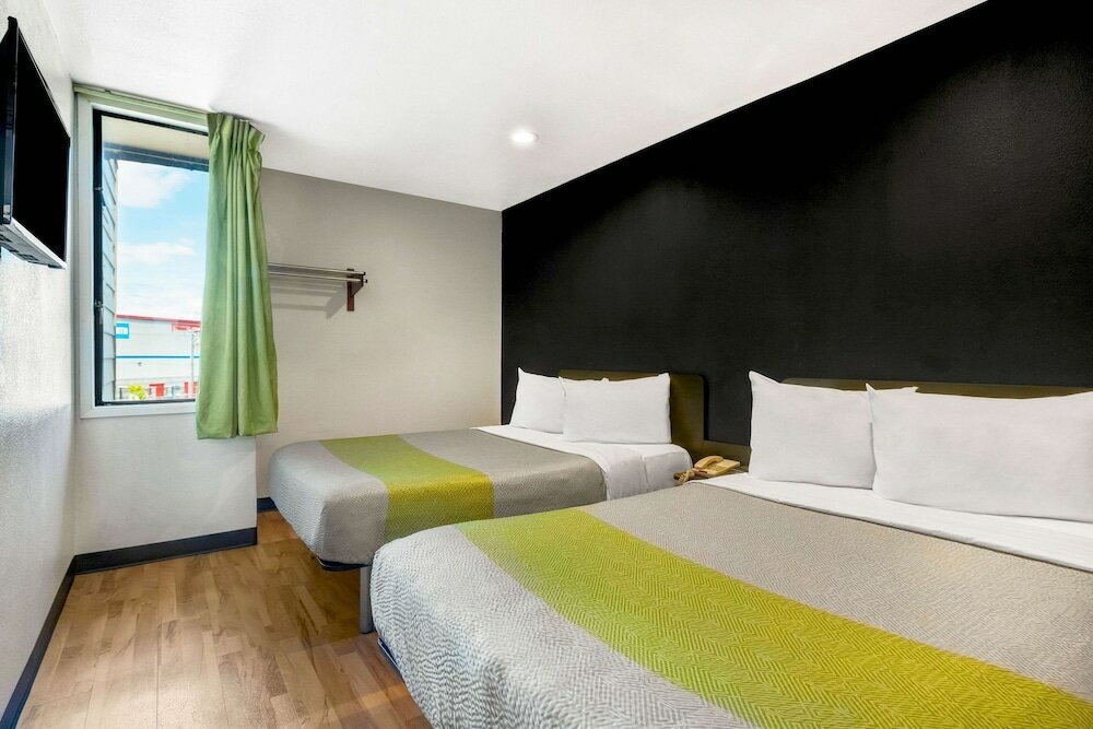 Фото Studio 6 Portland, Or