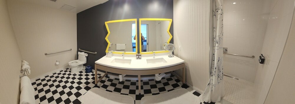 Фото The Bristol Hotel San Diego