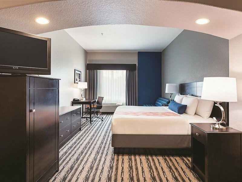 Гостиница La Quinta Inn & Suites by Wyndham San Antonio Northwest в Сан-Антонио