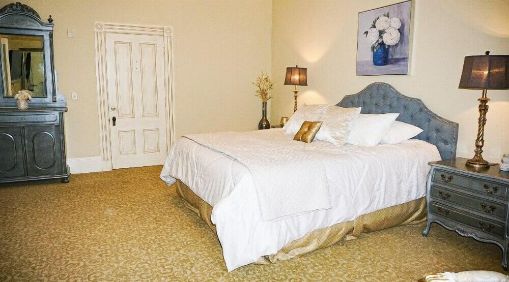 Фото River Rd. Mansion