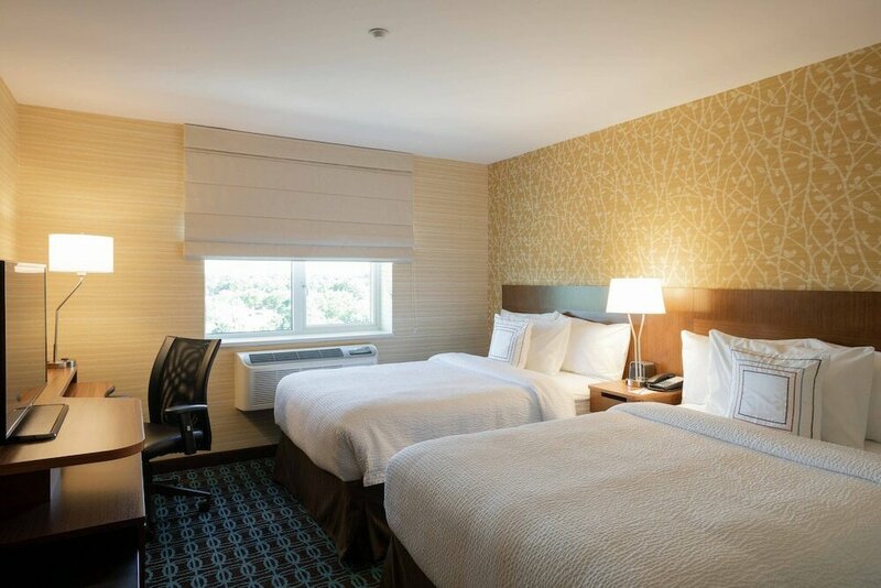 Гостиница Fairfield Inn & Suites New York Queens/Fresh Meadows в Нью-Йорке