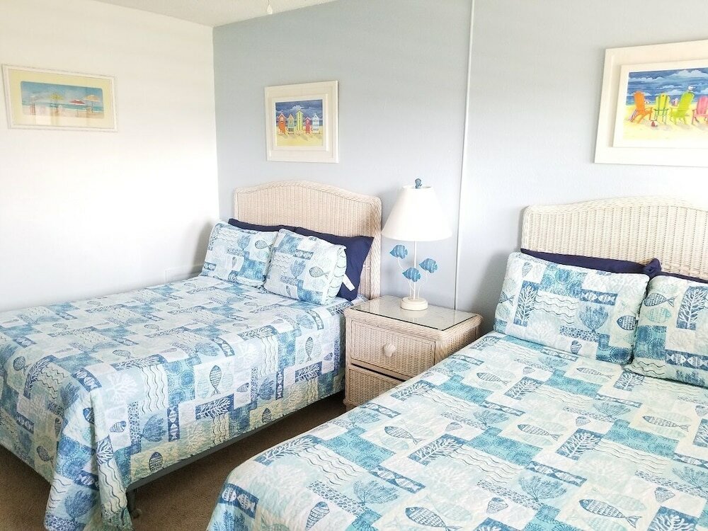 Фото Ocean View 2 Bed, 2 Bath, Steps to the Beach - Spanish Trace 240